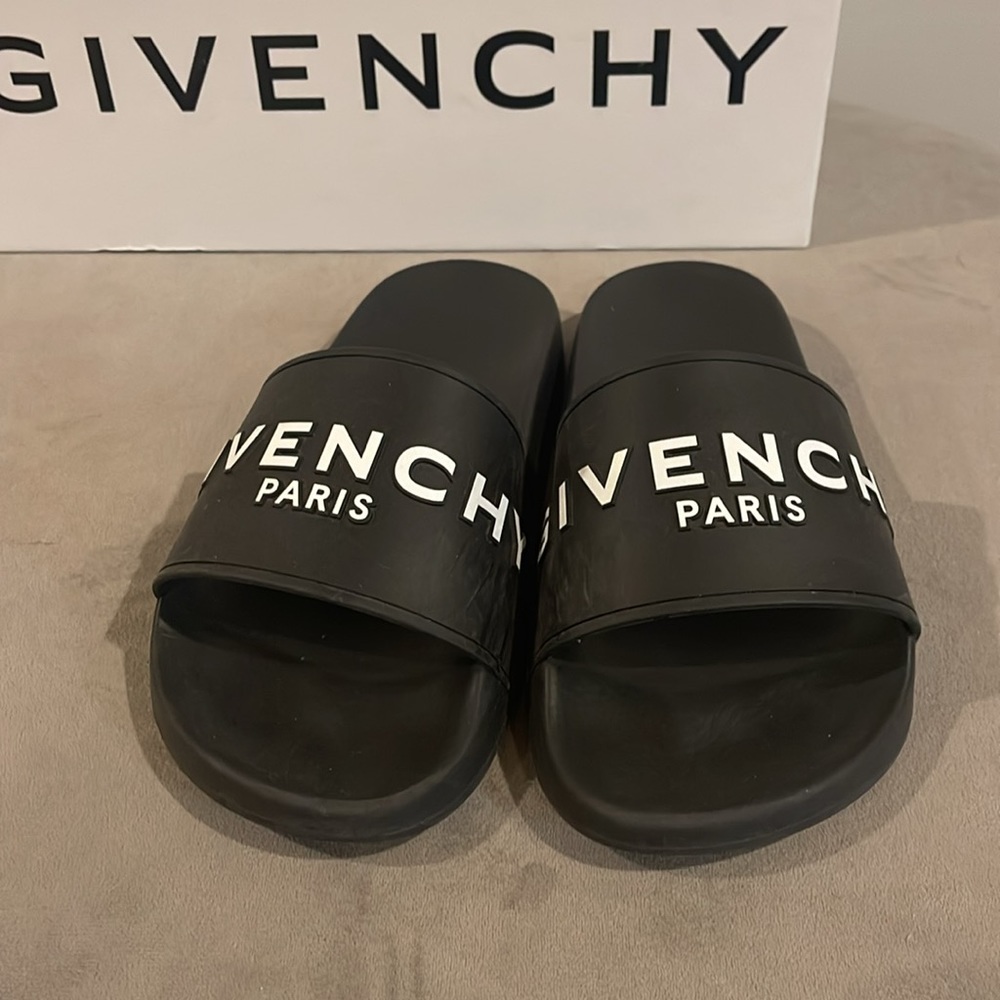 Givenchy Rubber Slides - Picture 2 of 5
